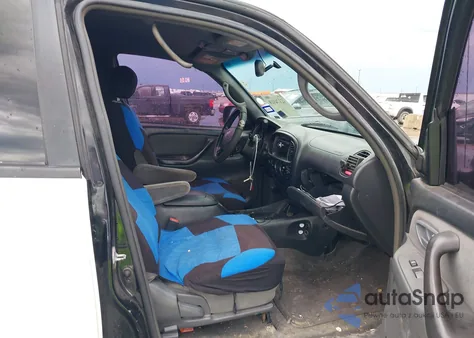 2004 Toyota Tundra Limited V8 from USA, damaged, VIN 5TBET38164S440277